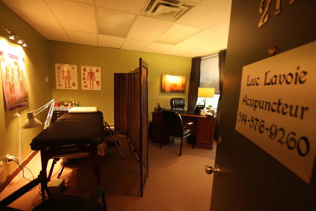The treatment room seen from the office entrance